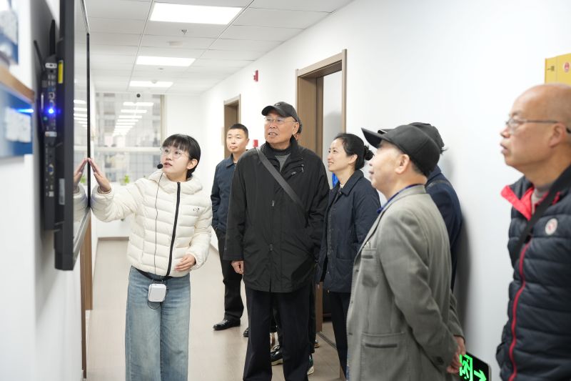 省第一地区院退休党支部开展主题党日活动 学习贯彻党的二十届四中全会精神